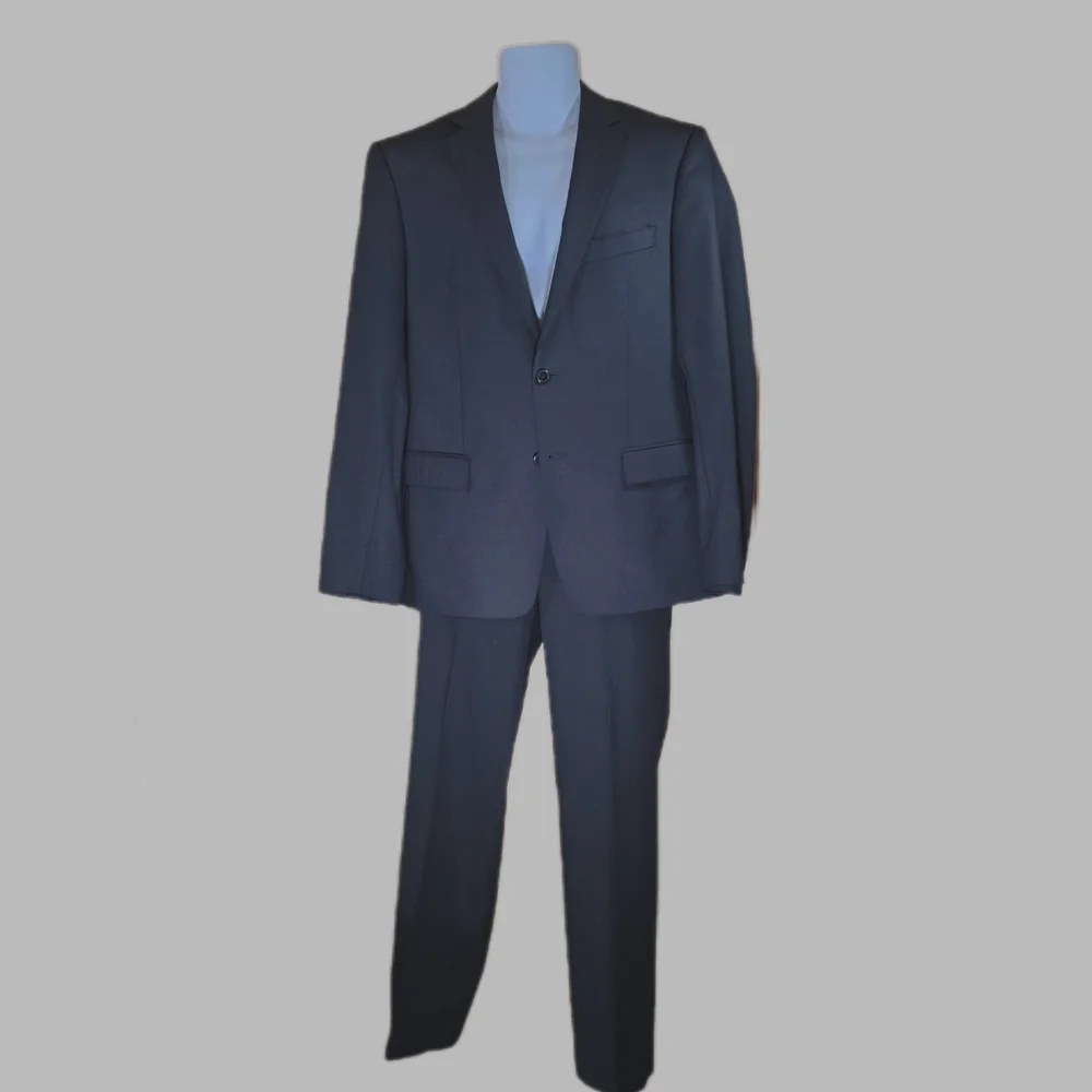 Timeless Vesace Suit with Notched Lapels - Picture 1 of 16
